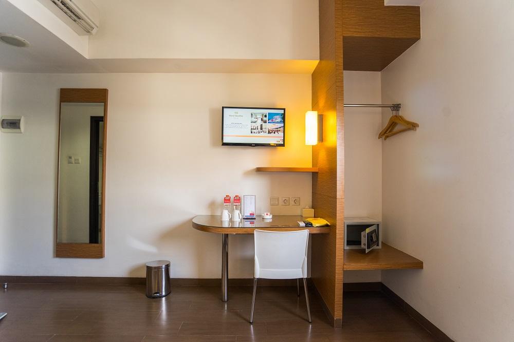 Amaris Hotel Pancoran Джакарта Экстерьер фото