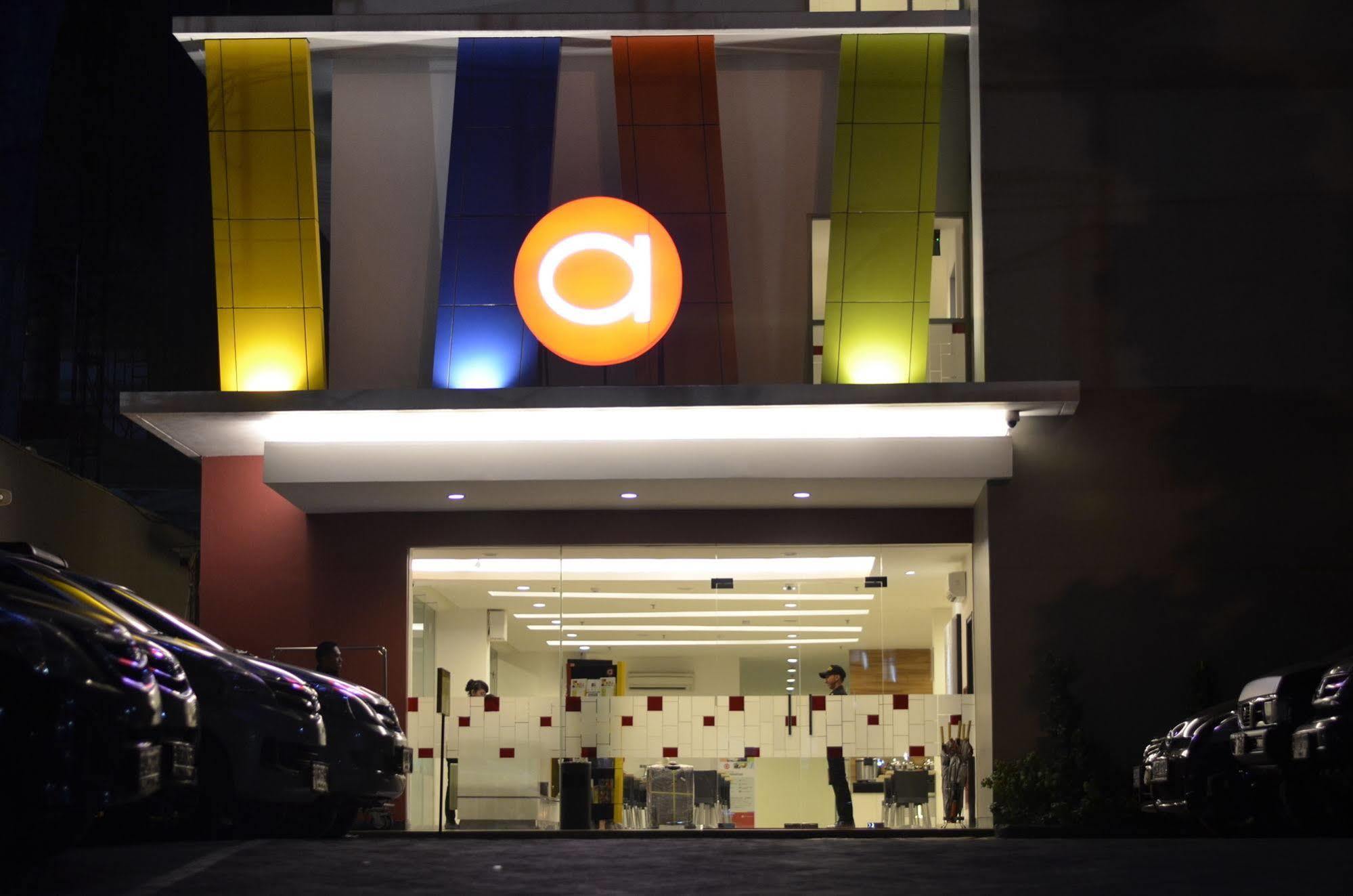 Amaris Hotel Pancoran Джакарта Экстерьер фото